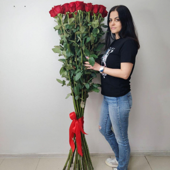 Розы 170 см. от 25 шт. Розы 170 см. от 25 шт.