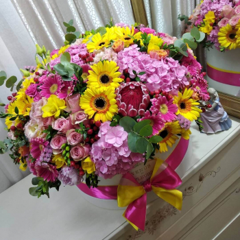 Букет "Краски мира" от 81 шт. Букет "Краски мира" от 81 шт.