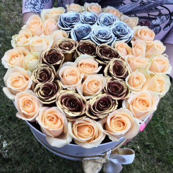 Кольцо из роз от 51 шт.