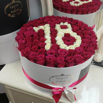 101 малиновая роза с датой 101 малиновая роза с датой