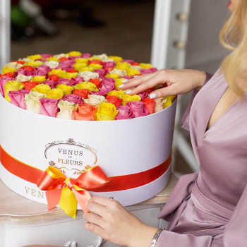 Разноцветные розы - 101 шт.