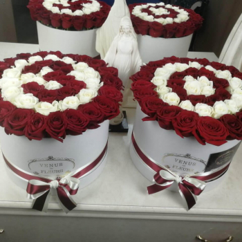 51 красная роза с яркой датой