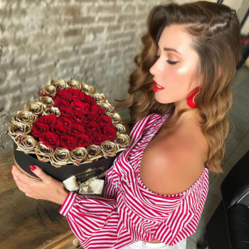 51 красная роза с окантовкой