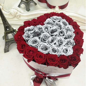 51 серебряная роза с окантовкой