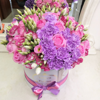 Гвоздики с эустомой в миксе - 51 шт.