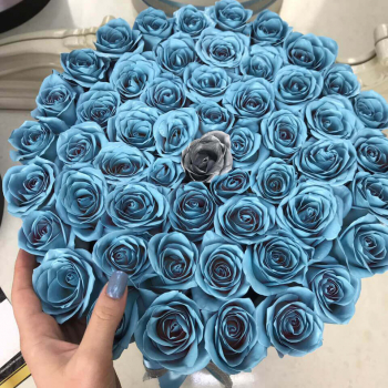 51 голубая роза в коробке 51 голубая роза в коробке