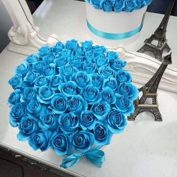 51 голубая роза в коробке