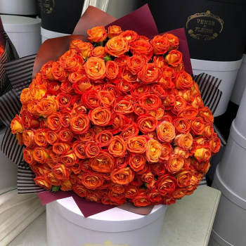 51 коралловая кустовая в букете