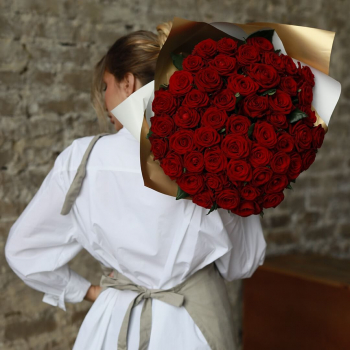 51 красная роза в букете 51 красная роза в букете
