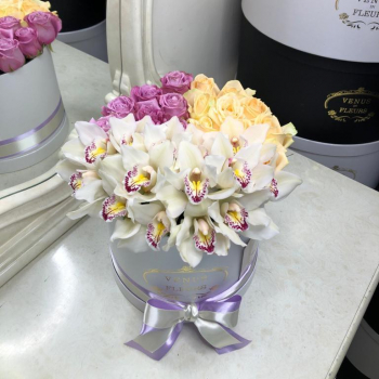 Розы с орхидеями в миксе - 31 шт. Розы с орхидеями в миксе - 31 шт.