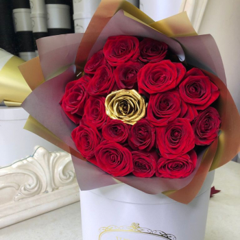 15 красных роз в букете