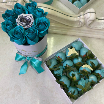 13 бирюзовых роз в коробке 13 бирюзовых роз в коробке
