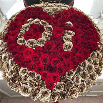 201 роза с сердцем в коробке 201 роза с сердцем в коробке