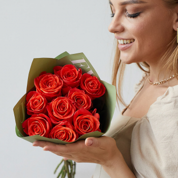 11 коралловых роз в букете 11 коралловых роз в букете