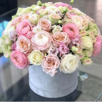 Ранункулюсы с эустомой от 29 шт.