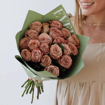 15 кофейных роз в букете