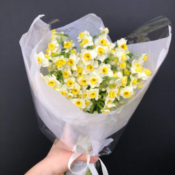 41 нарцисс в букете