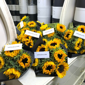 5 подсолнухов в букете 5 подсолнухов в букете