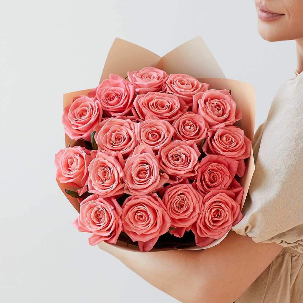 15 розовых роз в букете
