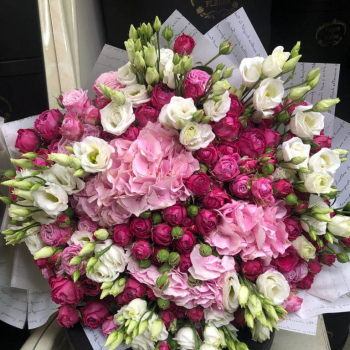 Пионовидные розы с гортензиями - 35 шт.