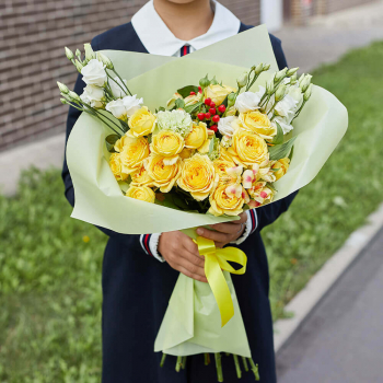 Пионовидные розы с эустомами - 15 шт. Пионовидные розы с эустомами - 15 шт.