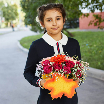 Букет на 1 сентября в кашпо - 15 шт.