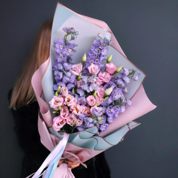 Букет из дельфиниума и эустомы - 19 шт.