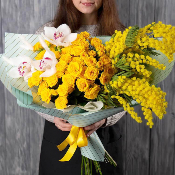 Микс с мимозой и орхидеей - 25 шт.