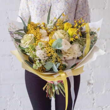 Микс с мимозой в букете - 19 шт. Микс с мимозой в букете - 19 шт.