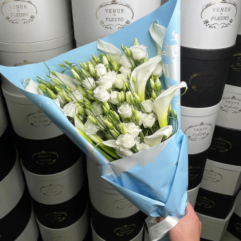 Каллы с эустомой - 19 шт.