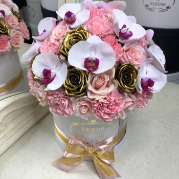 Розовый микс с розами от 51 шт.