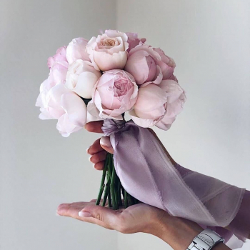 Букет невесты из пионов - 15 шт.