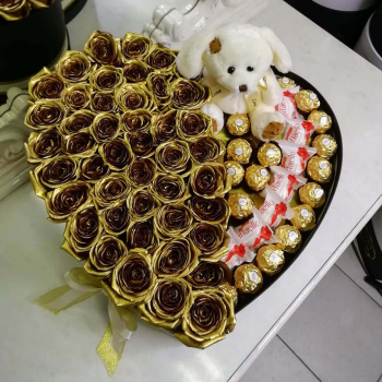 Золотые розы с мишкой от 31 шт.