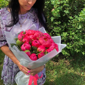 19 коралловых пионов в букете 19 коралловых пионов в букете