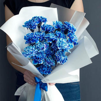 19 синих гвоздик в букете