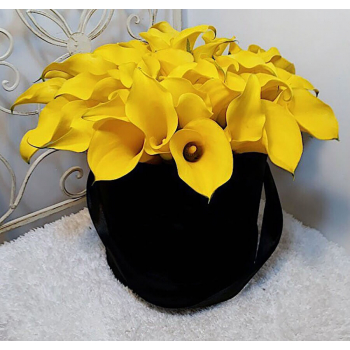 41 желтая калла в коробке 41 желтая калла в коробке