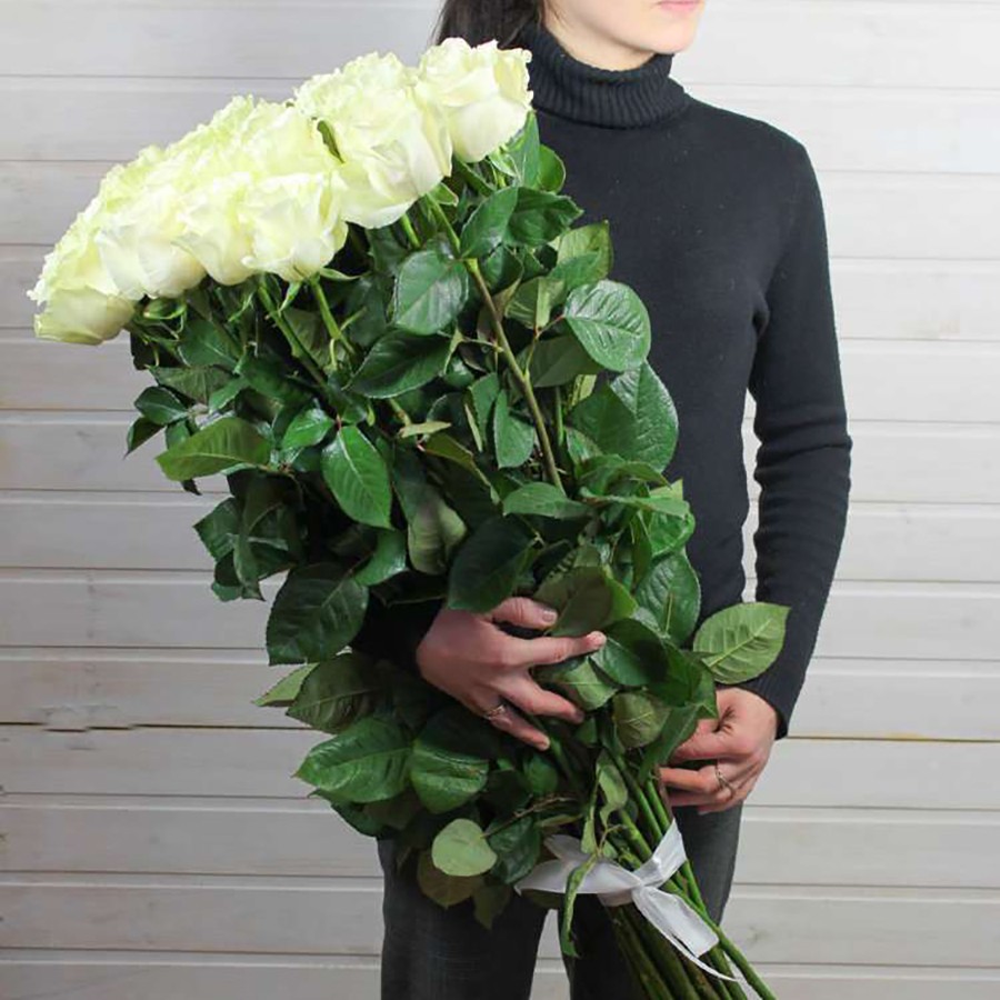 Белые розы 80 см. от 25 шт.