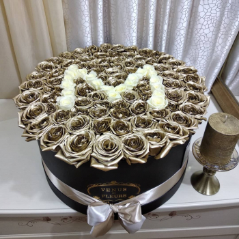Золотые розы с буквой от 51 шт.