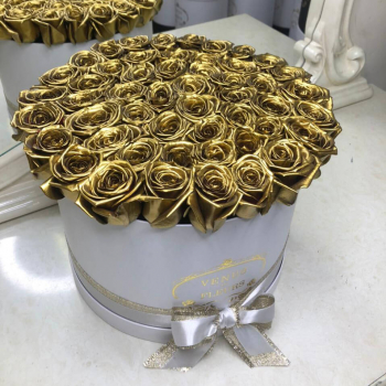 41 золотая роза в шляпной коробке