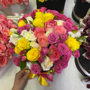 Кустовые розы в миксе - 41 шт.