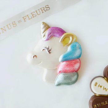 Единорог из белого шоколада Единорог из белого шоколада