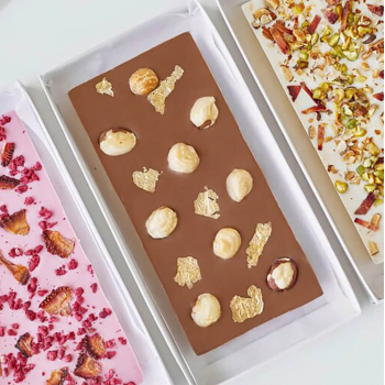 Молочный шоколад с фундуком Молочный шоколад с фундуком