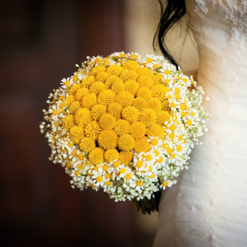 Свадебный букет из ромашек - 55 шт. Свадебный букет из ромашек - 55 шт.