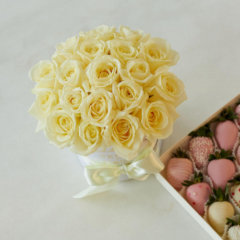 Белые розы в коробке - 19 шт. Белые розы в коробке - 19 шт.