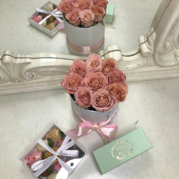 Кофейные розы в коробке - 11 шт. Кофейные розы в коробке - 11 шт.