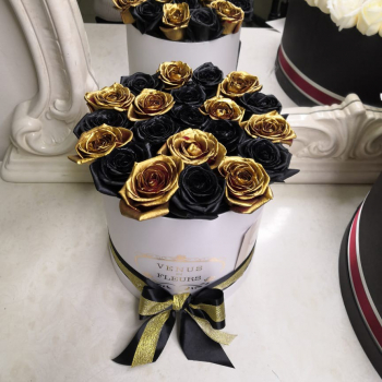 Черно-золотые розы в коробке - 19 шт. Черно-золотые розы в коробке - 19 шт.