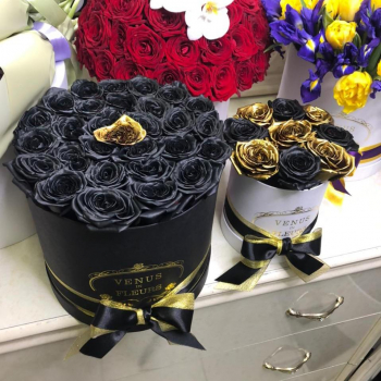 Черные розы в коробке - 29 шт. Черные розы в коробке - 29 шт.