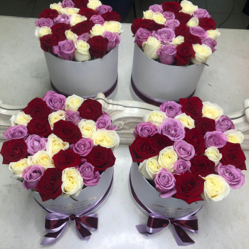 Микс из роз в коробке - 29 шт.