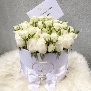 Чайные розы в коробке - 29 шт. Чайные розы в коробке - 29 шт.
