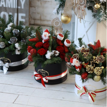 Новогодний букет из красных роз от 25 шт. Новогодний букет из красных роз от 25 шт.